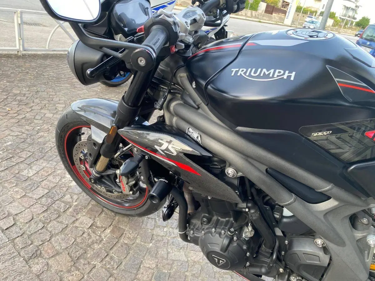 Triumph Speed Triple 1050 RS (2018 - 20) (7)