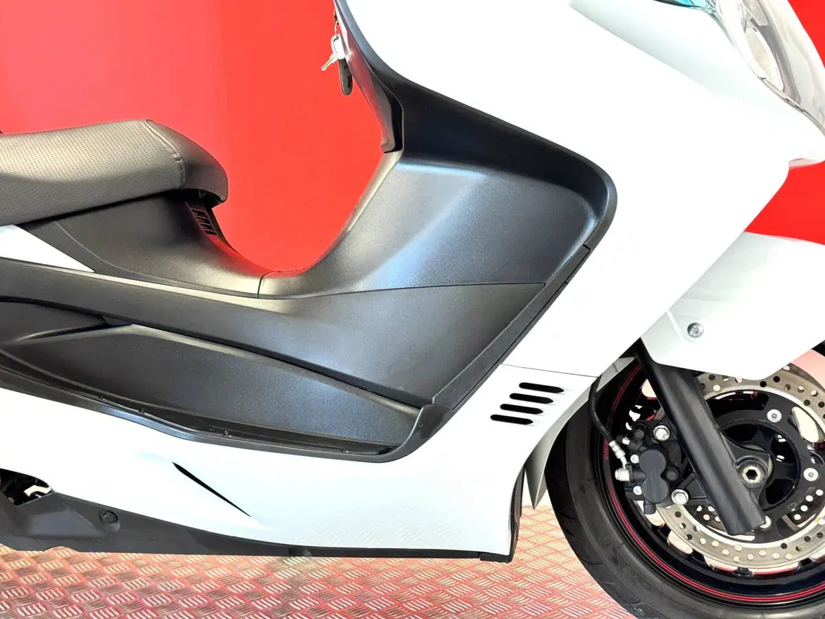 Suzuki Burgman AN 400 Lux ABS (2012 - 17) (10)