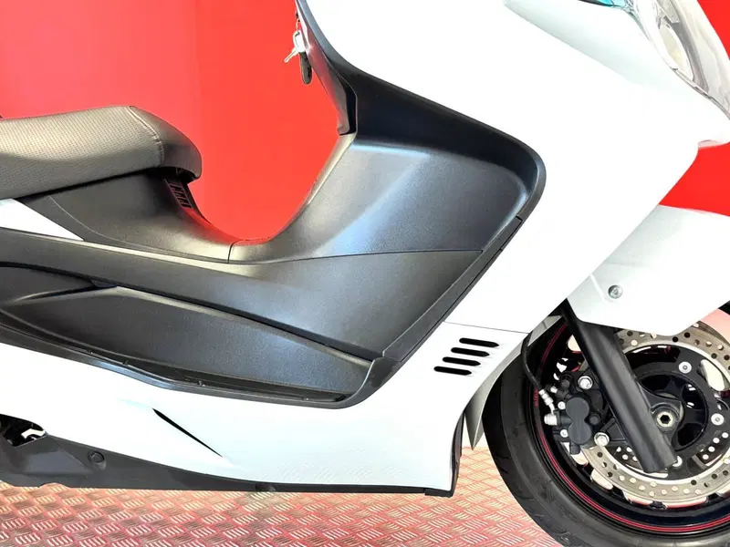Suzuki Burgman AN 400 Lux ABS (2012 - 17) (10)