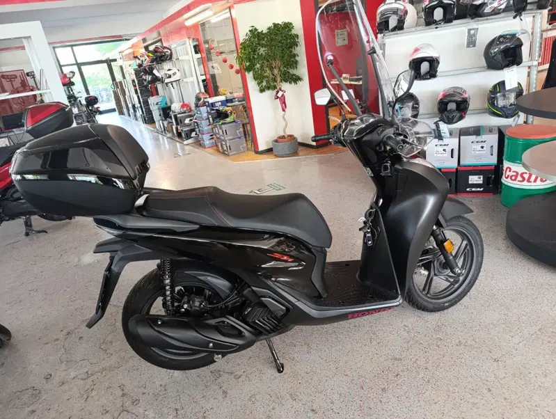 Honda SH 150i Sport (2024 - 25) (2)
