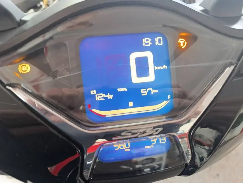 Honda SH 150i Sport (2024 - 25) (6)