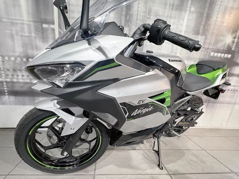 Kawasaki Ninja e-1 (2024 - 26) (5)