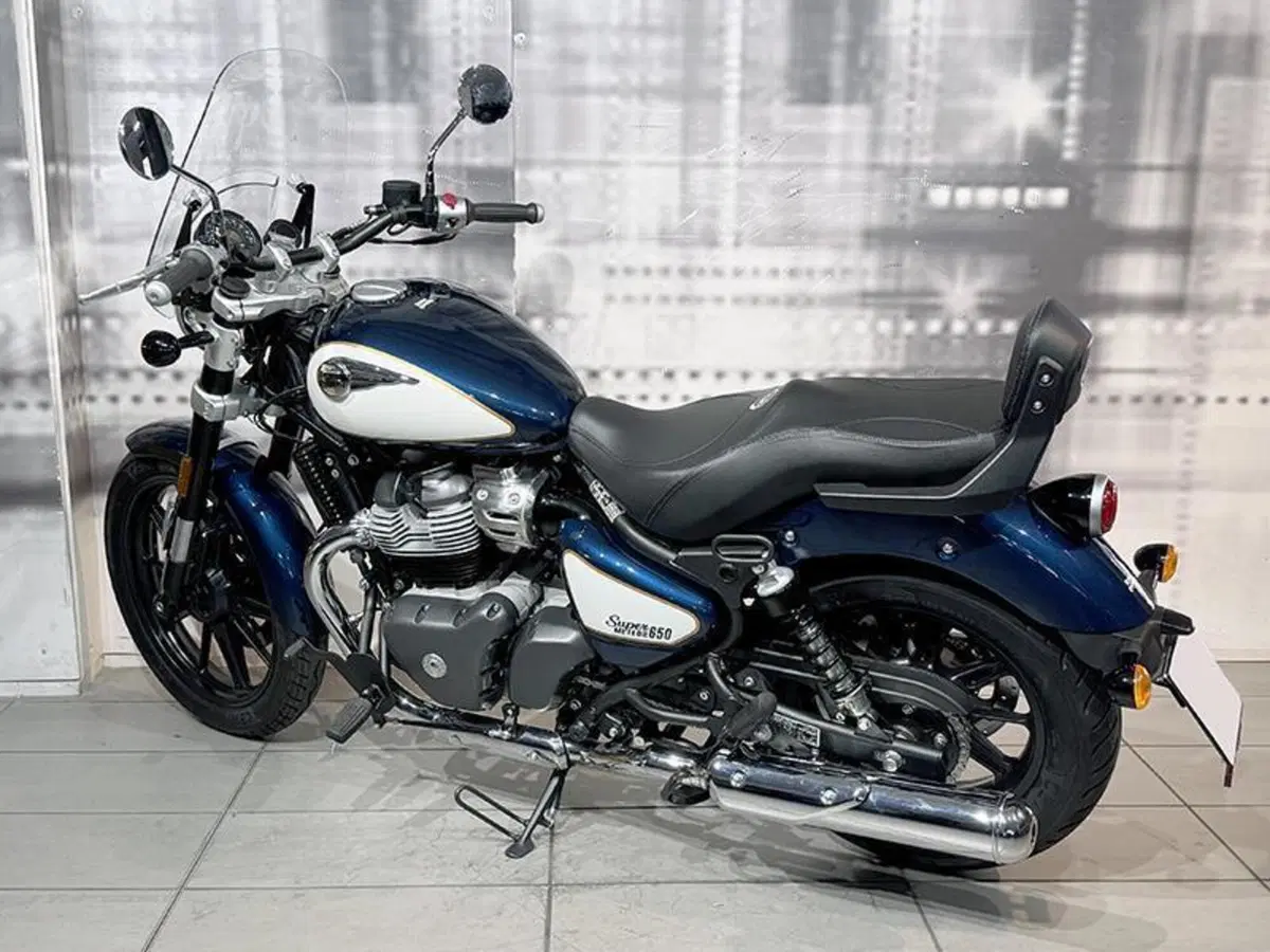 Royal Enfield Super Meteor 650 (2023 - 26) (2)