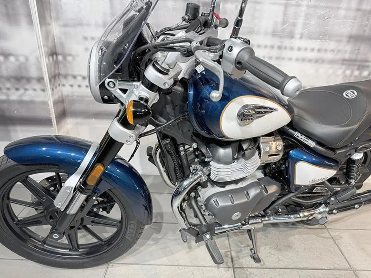 Royal Enfield Super Meteor 650 (2023 - 26) (3)