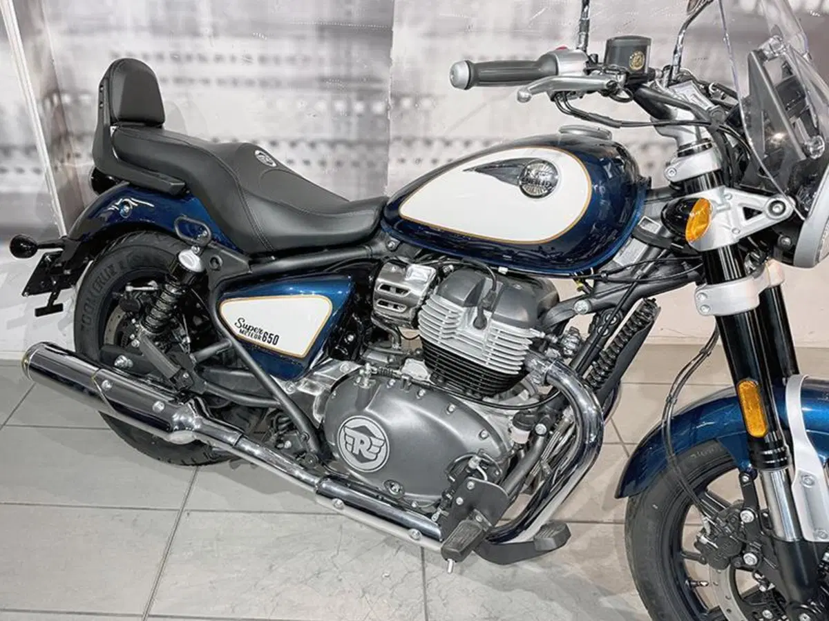 Royal Enfield Super Meteor 650 (2023 - 26) (4)