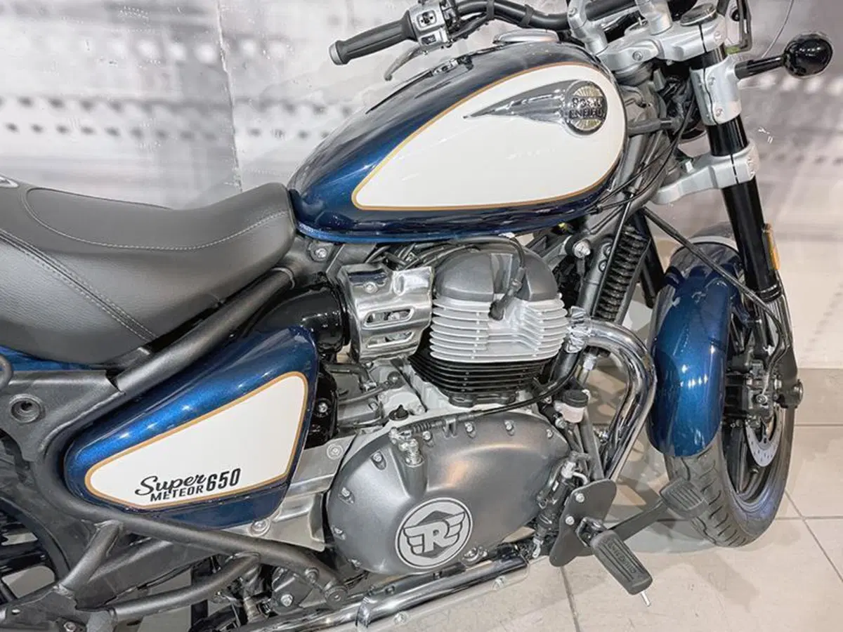Royal Enfield Super Meteor 650 (2023 - 26) (5)
