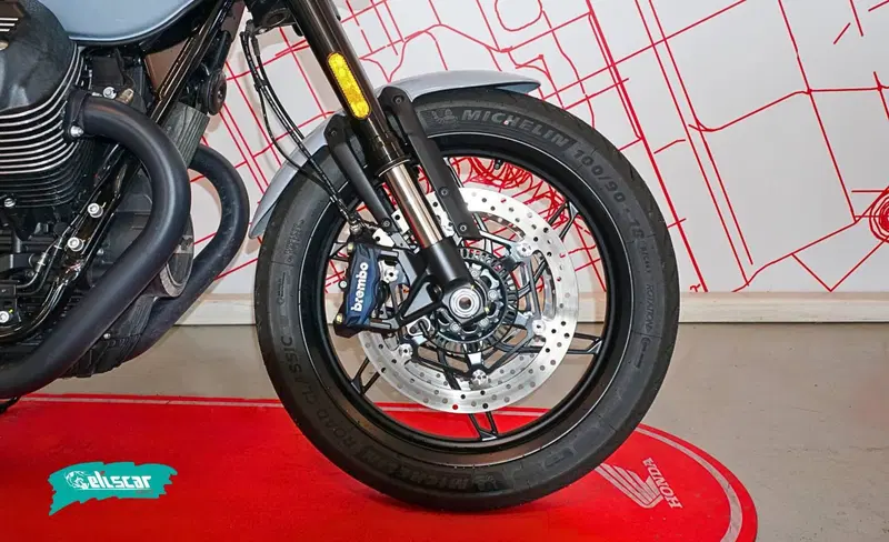 Moto Guzzi V7 Sport (2025 - 26) (9)