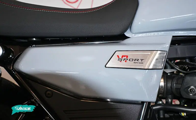 Moto Guzzi V7 Sport (2025 - 26) (7)