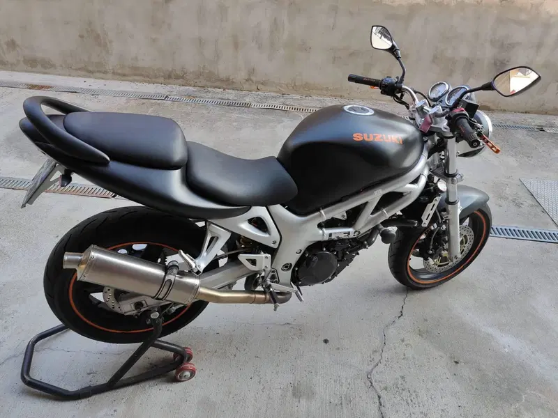 Suzuki SV 650 (1999 - 02) (2)
