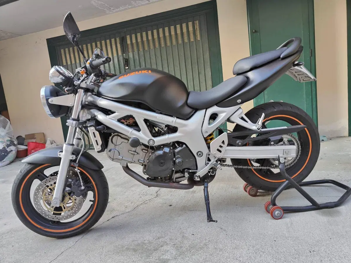 Suzuki SV 650 (1999 - 02) (3)