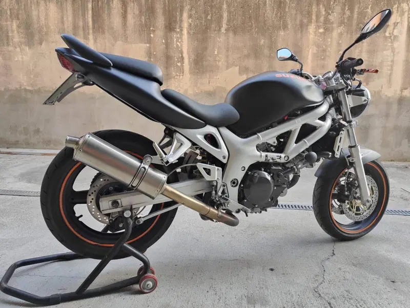 Suzuki SV 650 (1999 - 02) (6)