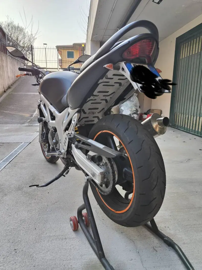 Suzuki SV 650 (1999 - 02) (8)