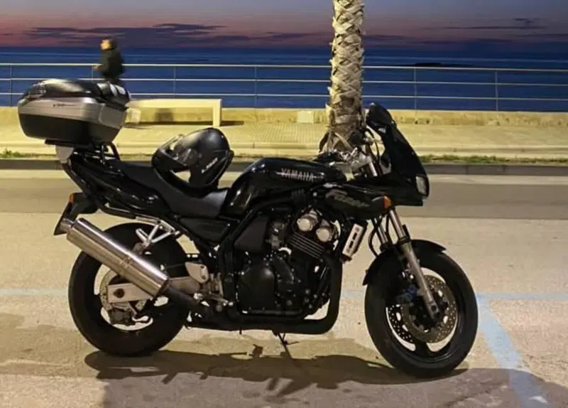 Yamaha FZS 600 Fazer (1998 - 01) (5)
