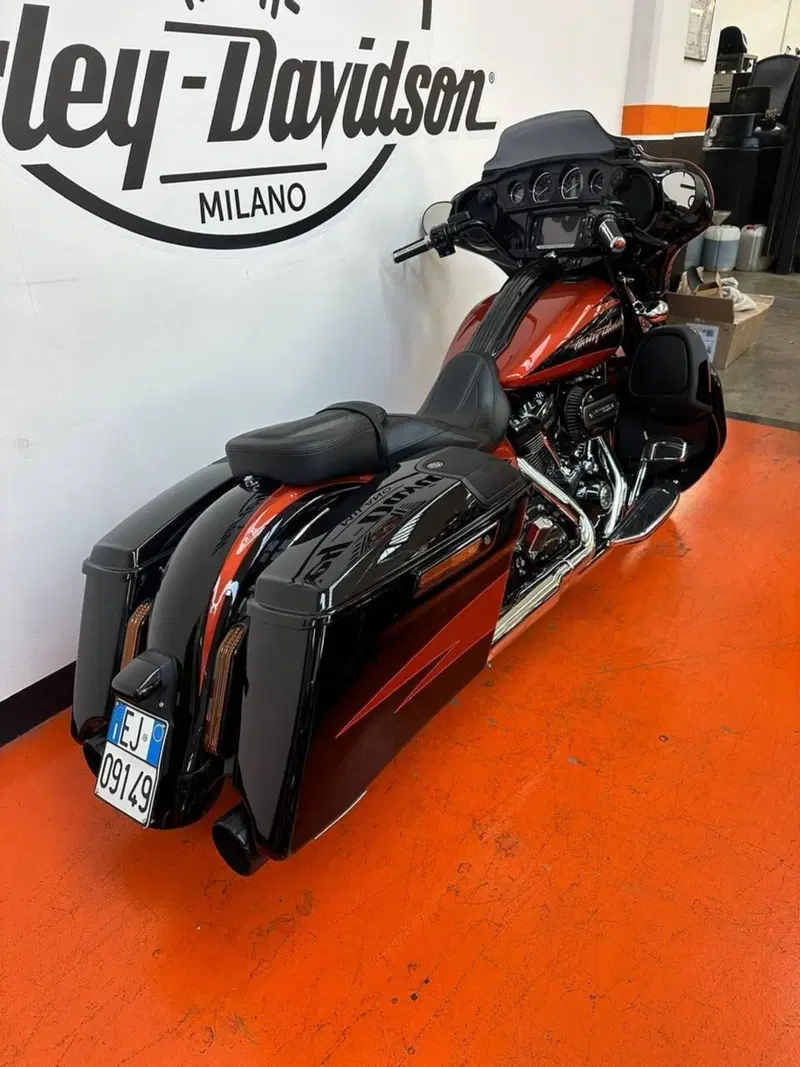 Harley-Davidson 114 Street Glide (2017) (3)