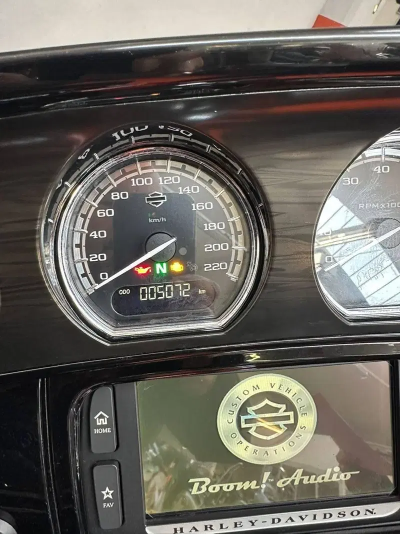 Harley-Davidson 114 Street Glide (2017) (4)