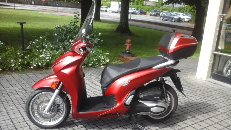 Honda SH 350 (2021 - 24) (2)