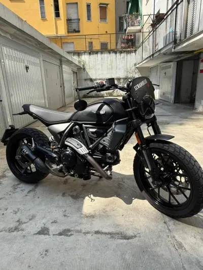 Ducati Scrambler 800 Icon Dark (2025 - 26) usata