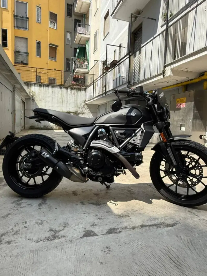 Ducati Scrambler 800 Icon Dark (2025 - 26) (4)