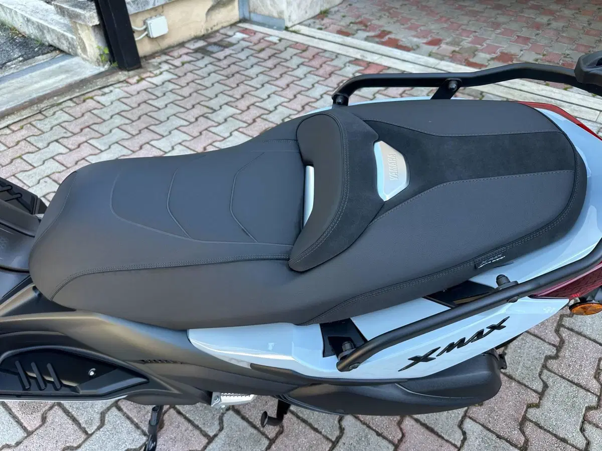 Yamaha X-Max 300 Tech Max+ (2025 - 26) (8)