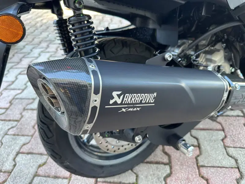 Yamaha X-Max 300 Tech Max+ (2025 - 26) (10)