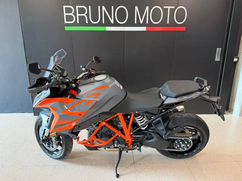 KTM 1290 Super Duke GT (2022 - 25) (2)