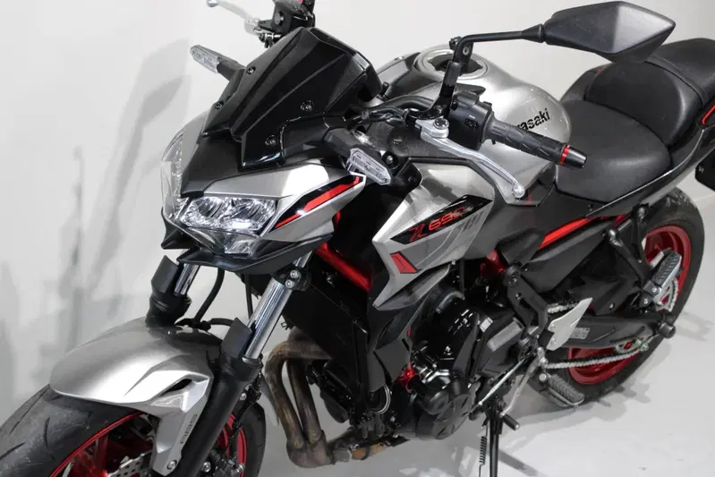 Kawasaki Z 650 (2021 - 24) (8)