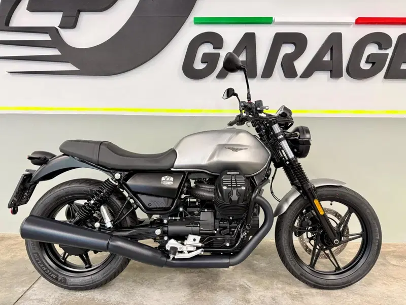 Moto Guzzi V7 Stone (2021 - 24) (2)