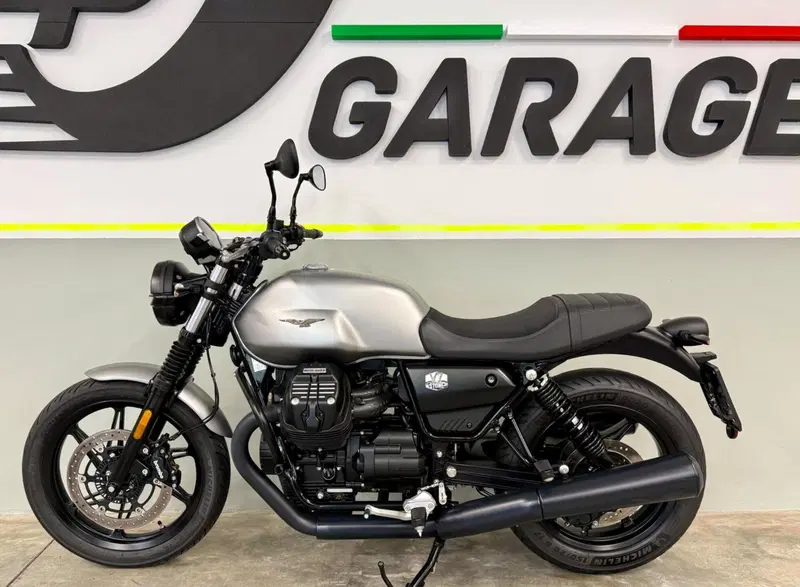 Moto Guzzi V7 Stone (2021 - 24) (8)