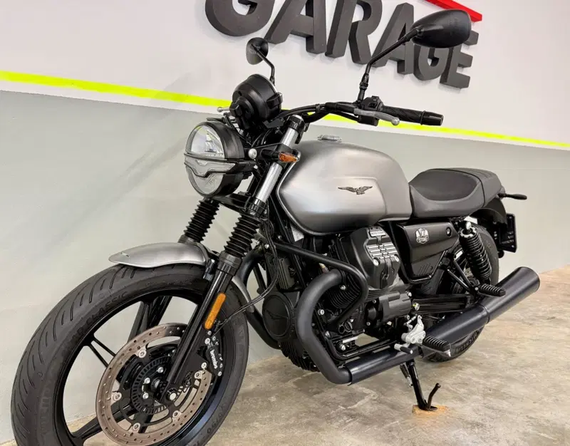 Moto Guzzi V7 Stone (2021 - 24) (10)
