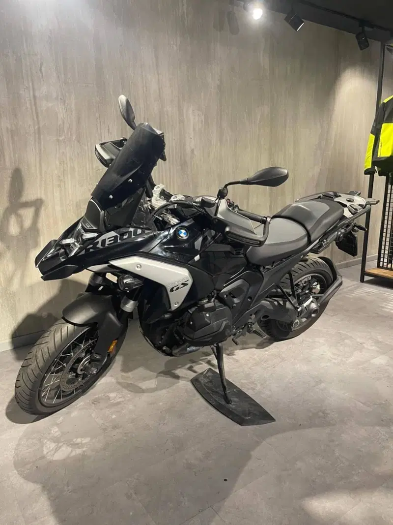 Bmw R 1300 GS Triple Black (2023 - 26) (3)