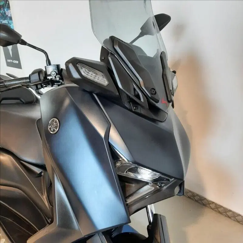 Yamaha X-Max 300 (2021 - 24) (4)