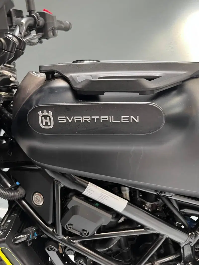Husqvarna Svartpilen 125 (2021 - 23) (4)
