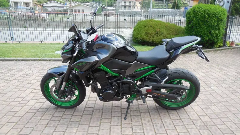 Kawasaki Z 900 (2021 - 24) (3)