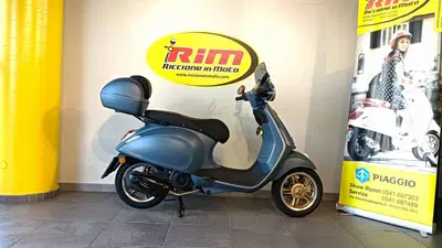 Vespa Primavera 125 Officina 8 (2026) usata