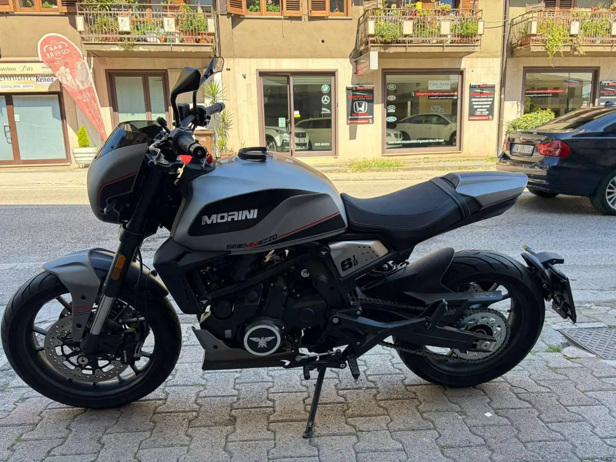 Moto Morini SEIEMMEZZO STR (2022 - 26) (3)