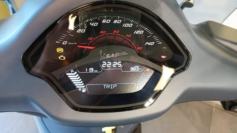 Vespa Primavera 125 Officina 8 (2026) (5)