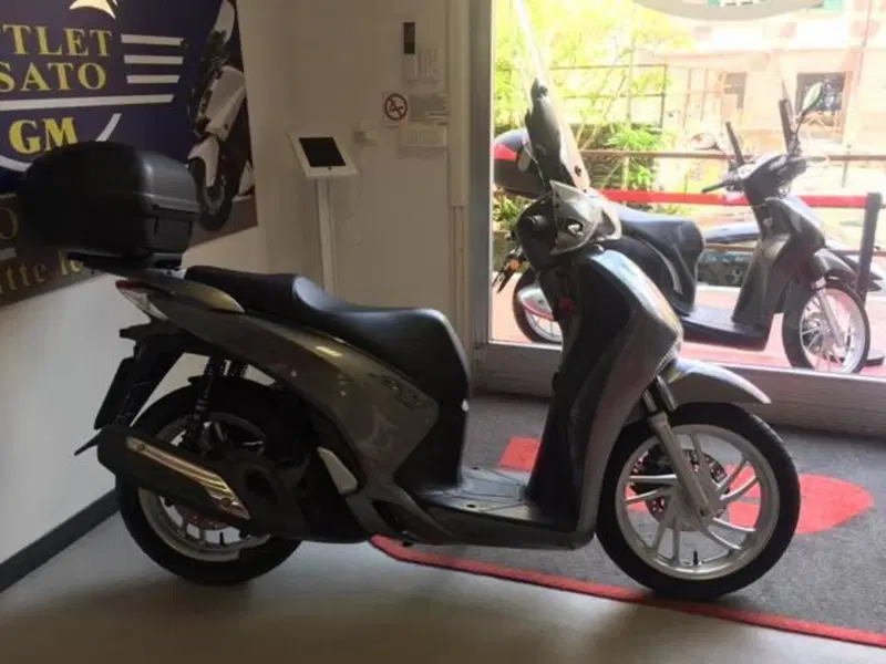 Honda SH 125 i ABS (2013 - 17) (2)