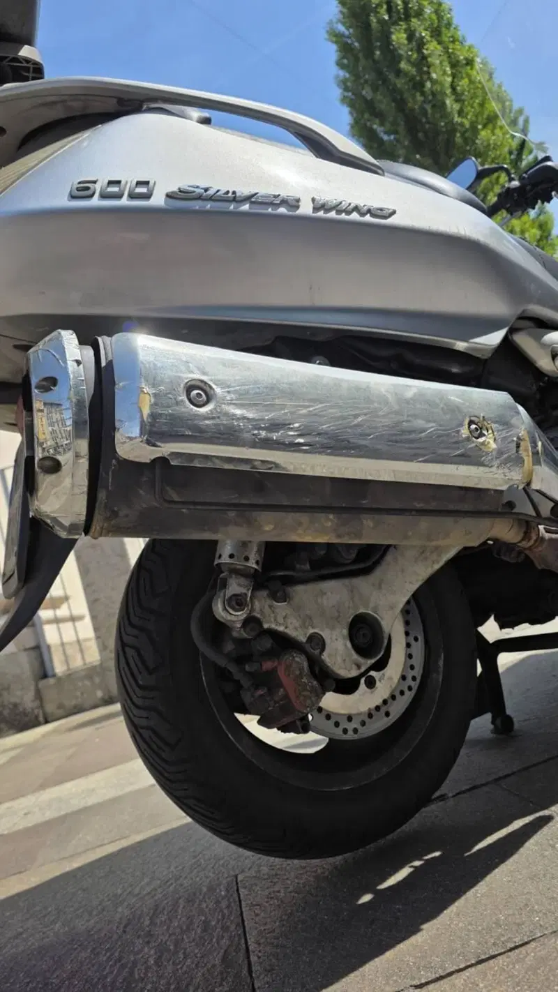 Honda Silver Wing 600 (2005 - 09) (2)