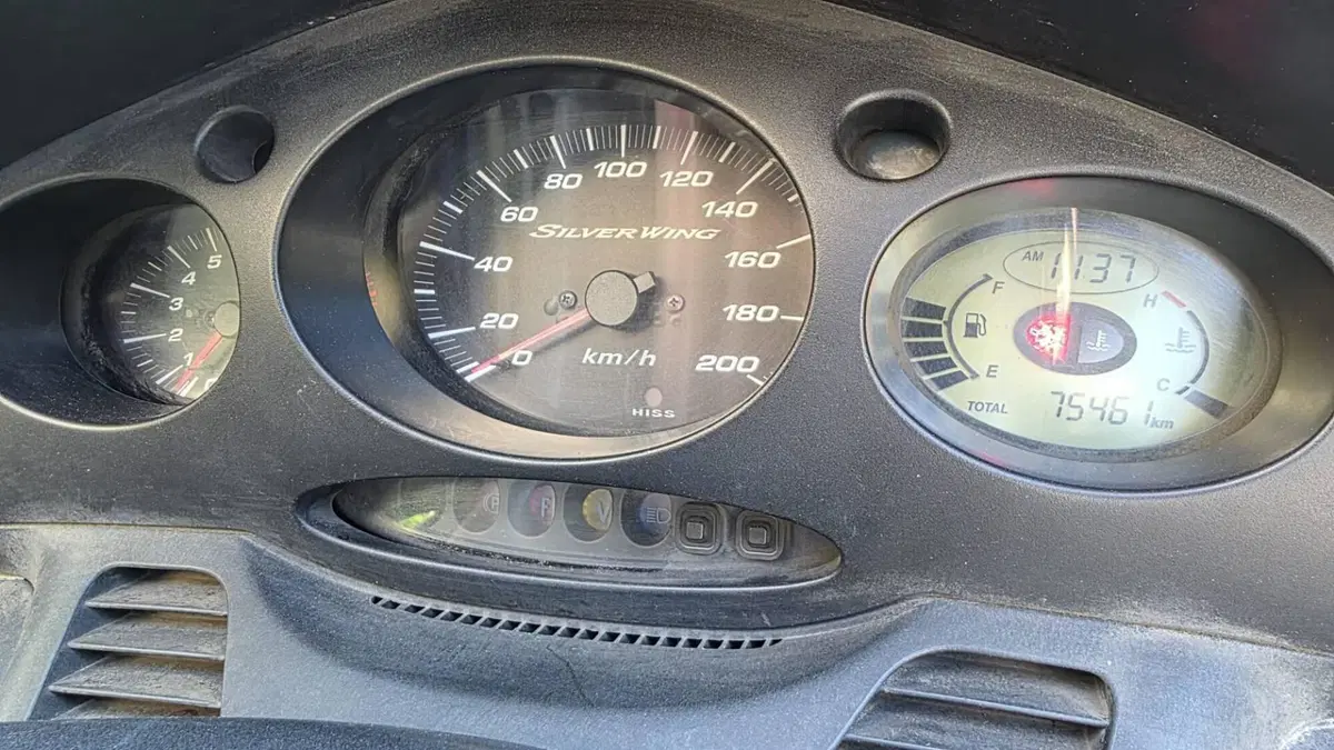 Honda Silver Wing 600 (2005 - 09) (2)