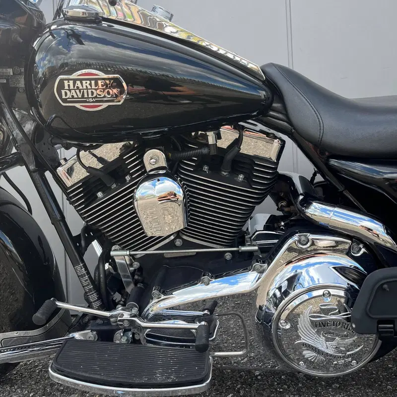 Harley-Davidson 1584 Road King Classic (2007 - 10) - FLHRC (17)