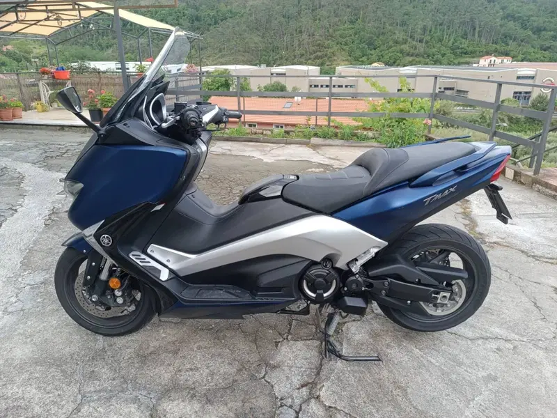 Yamaha T-Max 530 DX (2017 - 19) (2)