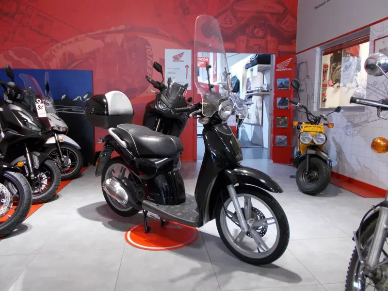Aprilia Scarabeo 50 4t (2009 - 12) (6)