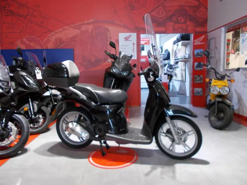 Aprilia Scarabeo 50 4t (2009 - 12) (8)