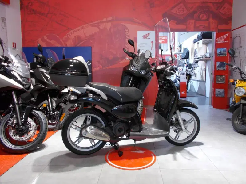 Aprilia Scarabeo 50 4t (2009 - 12) (9)