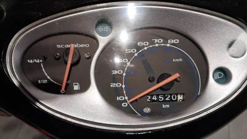 Aprilia Scarabeo 50 4t (2009 - 12) (10)