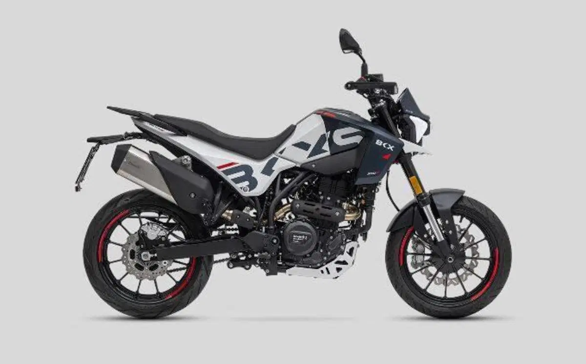 Benelli BKX 300 S (2026) (2)