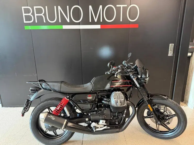 Moto Guzzi V7 Stone Special Edition (2022 - 25)