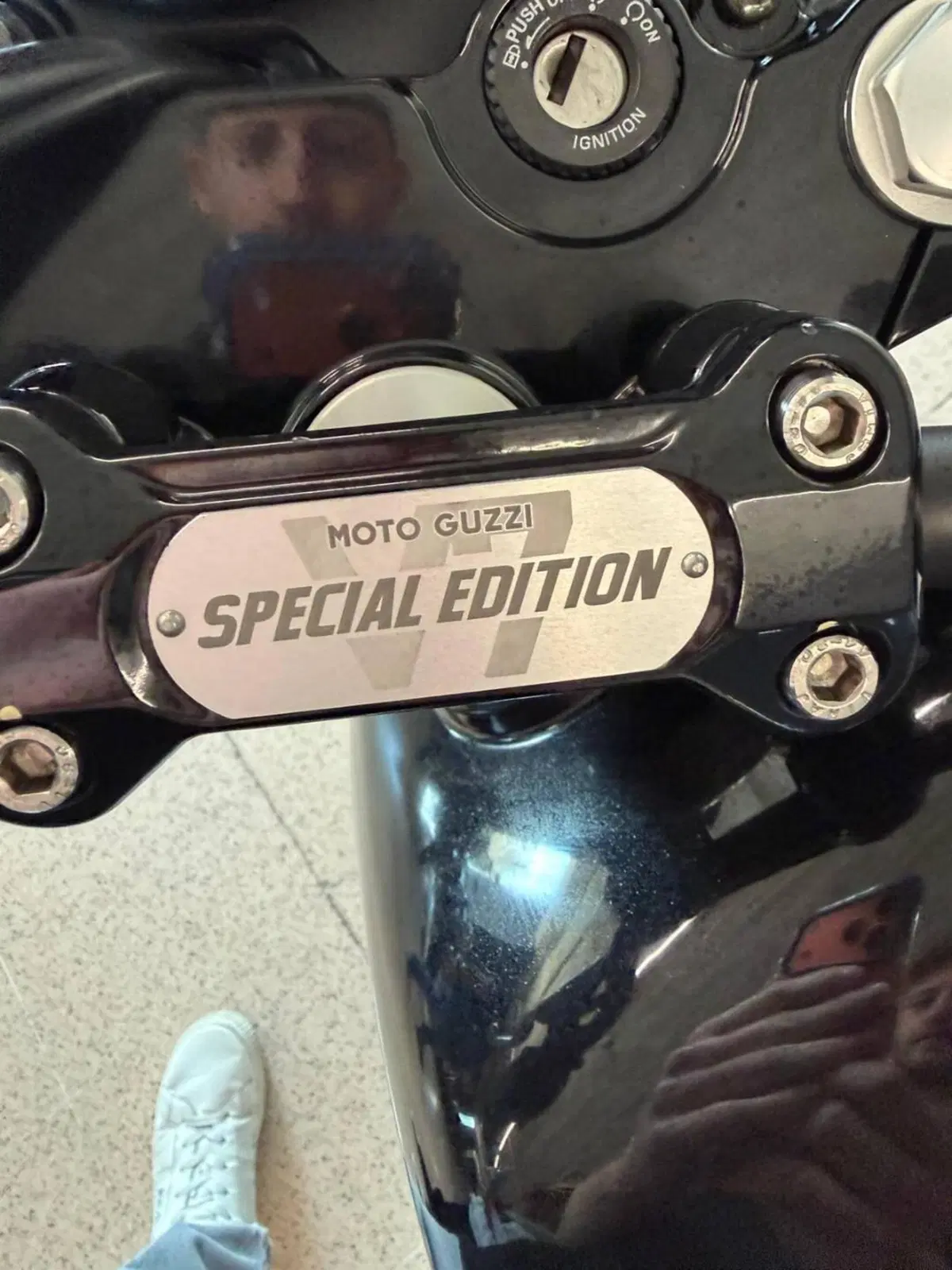 Moto Guzzi V7 Stone Special Edition (2022 - 25) (3)