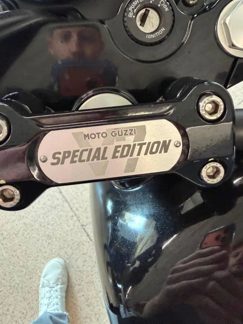 Moto Guzzi V7 Stone Special Edition (2022 - 25) (3)