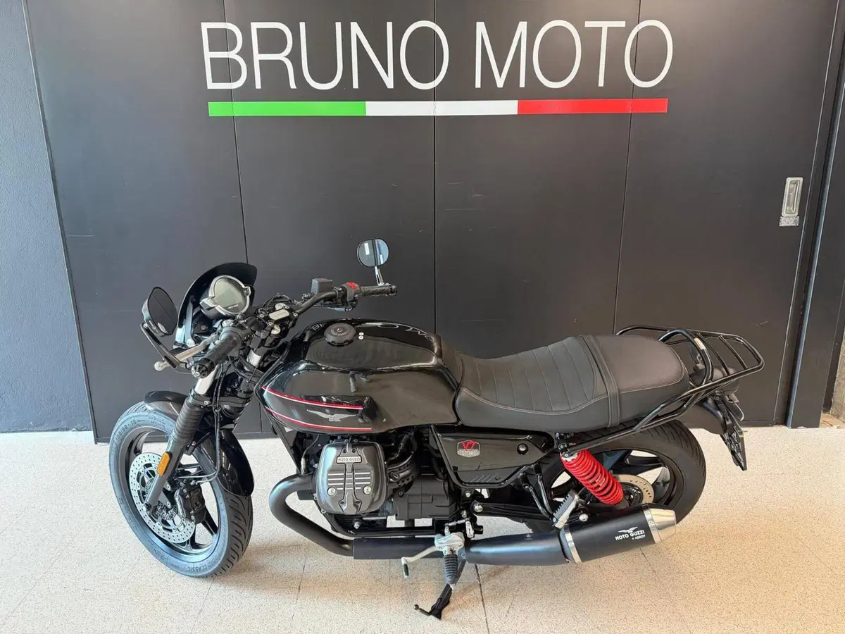 Moto Guzzi V7 Stone Special Edition (2022 - 25) (5)